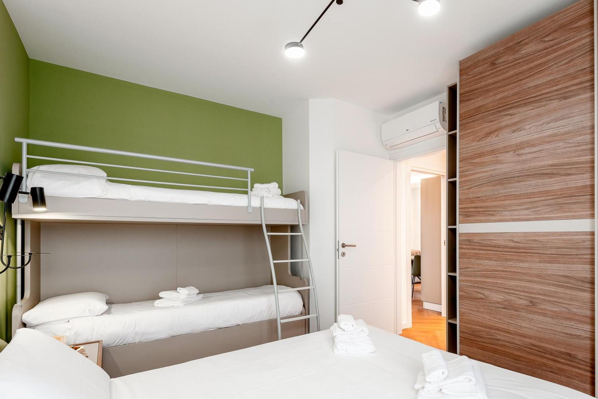 Stayeasy Argelati40 - Penthouse With 2 Bedrooms, 2 Bathrooms And Terrace - Navigli * Milaan