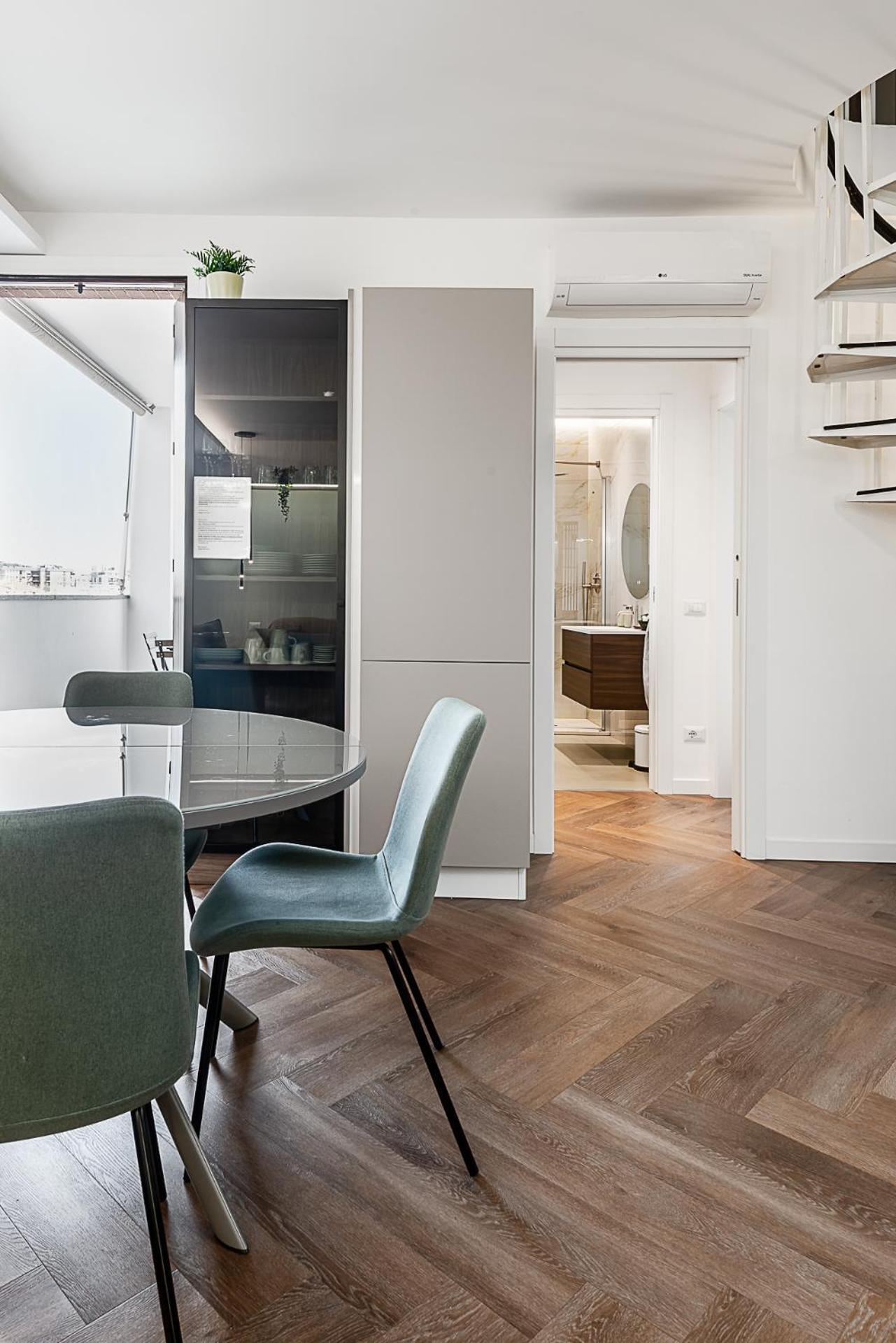 Appartement Stayeasy Argelati40 - Penthouse With 2 Bedrooms, 2 Bathrooms And Terrace - Navigli Milaan